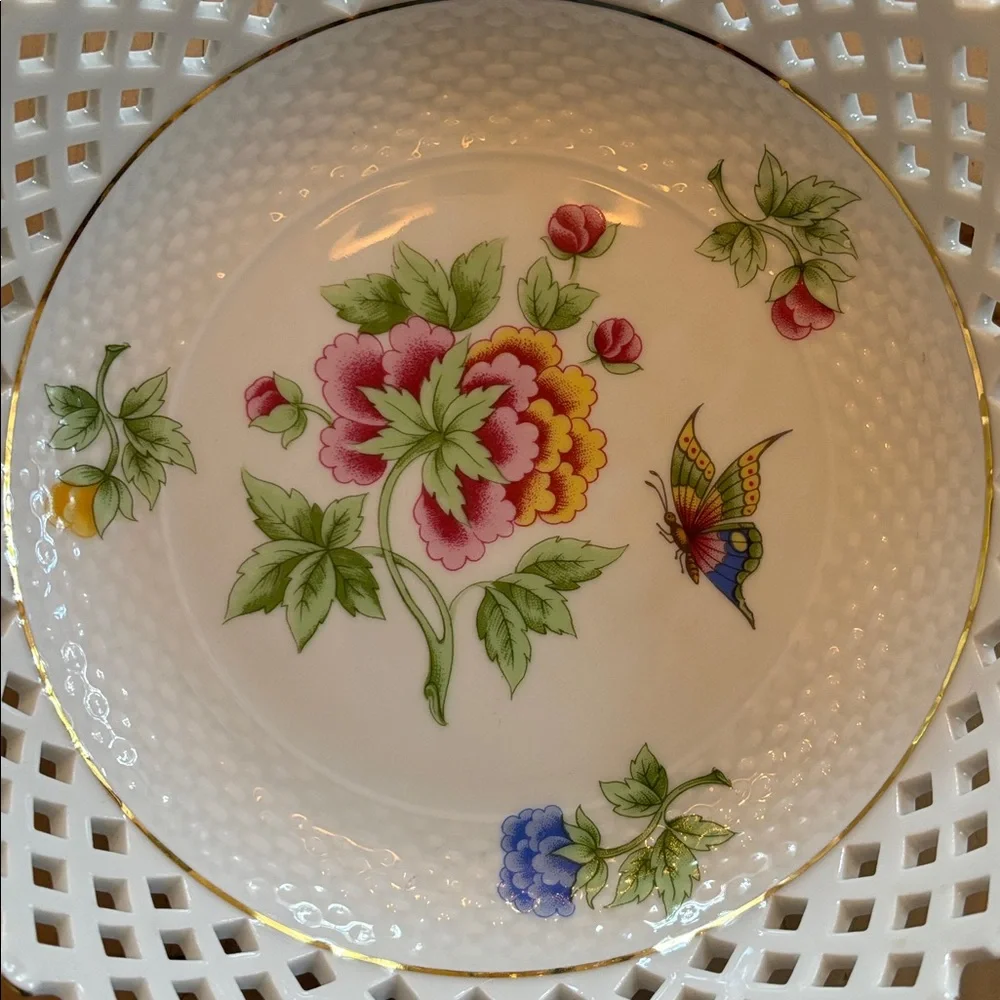 Hollohaza Hungary Classic Collection Lattice Edge Bowl